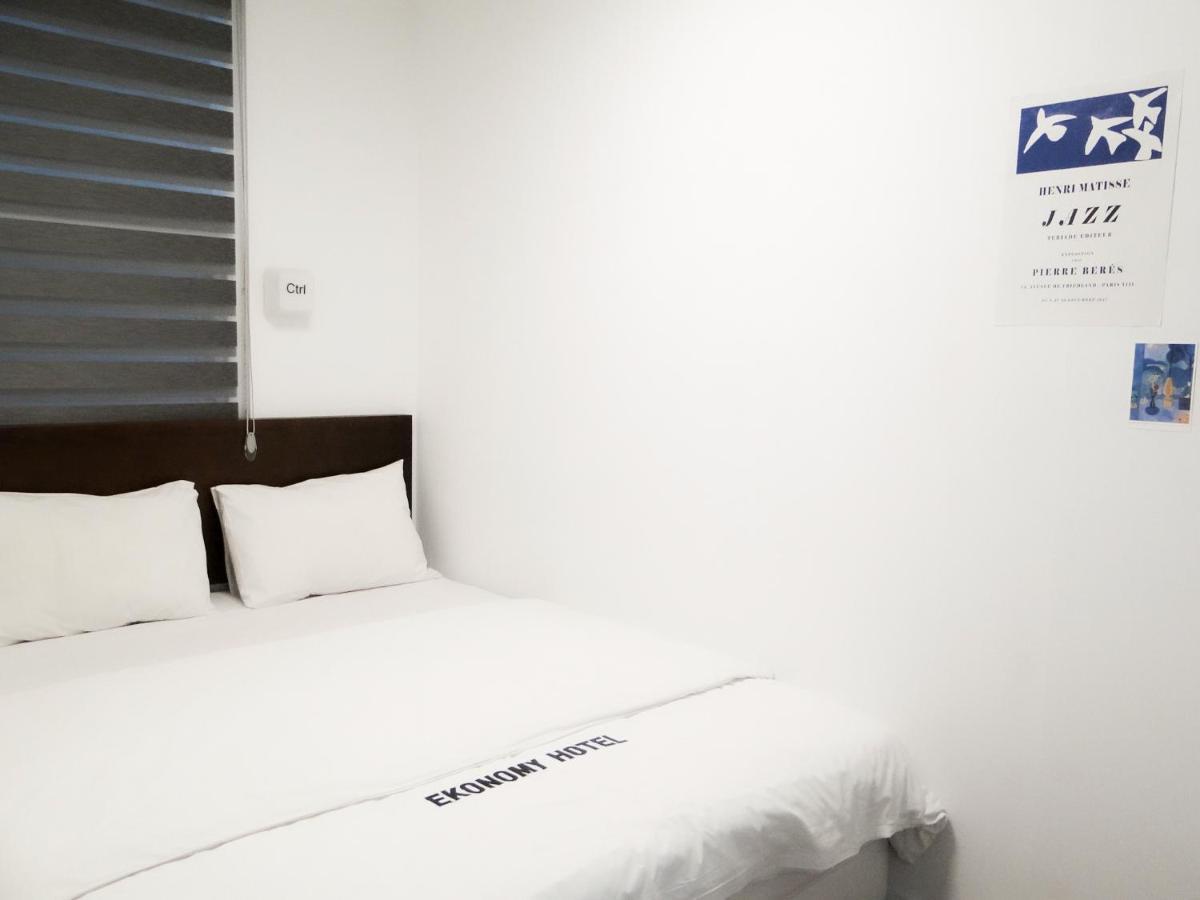 Ekonomy Haeundae Hostel Пусан Екстериор снимка