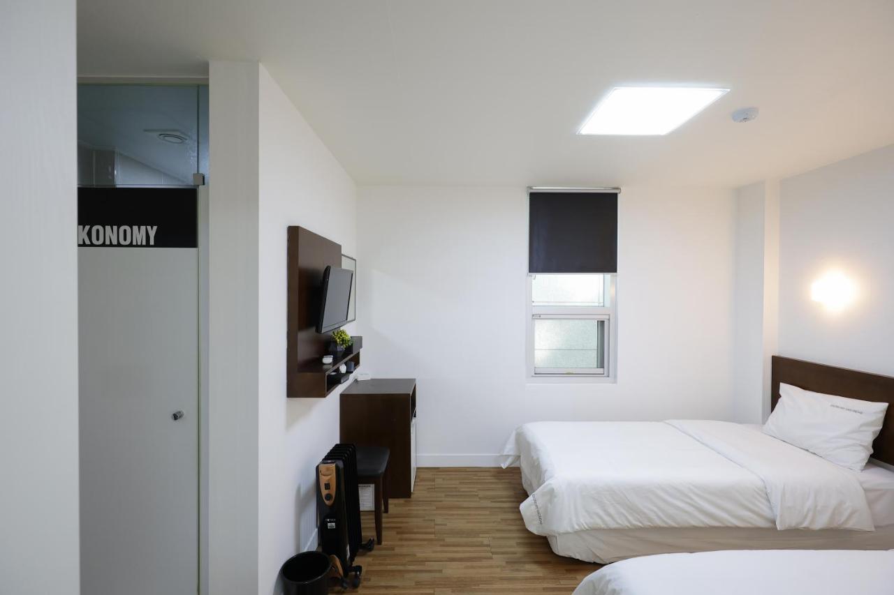 Ekonomy Haeundae Hostel Пусан Екстериор снимка