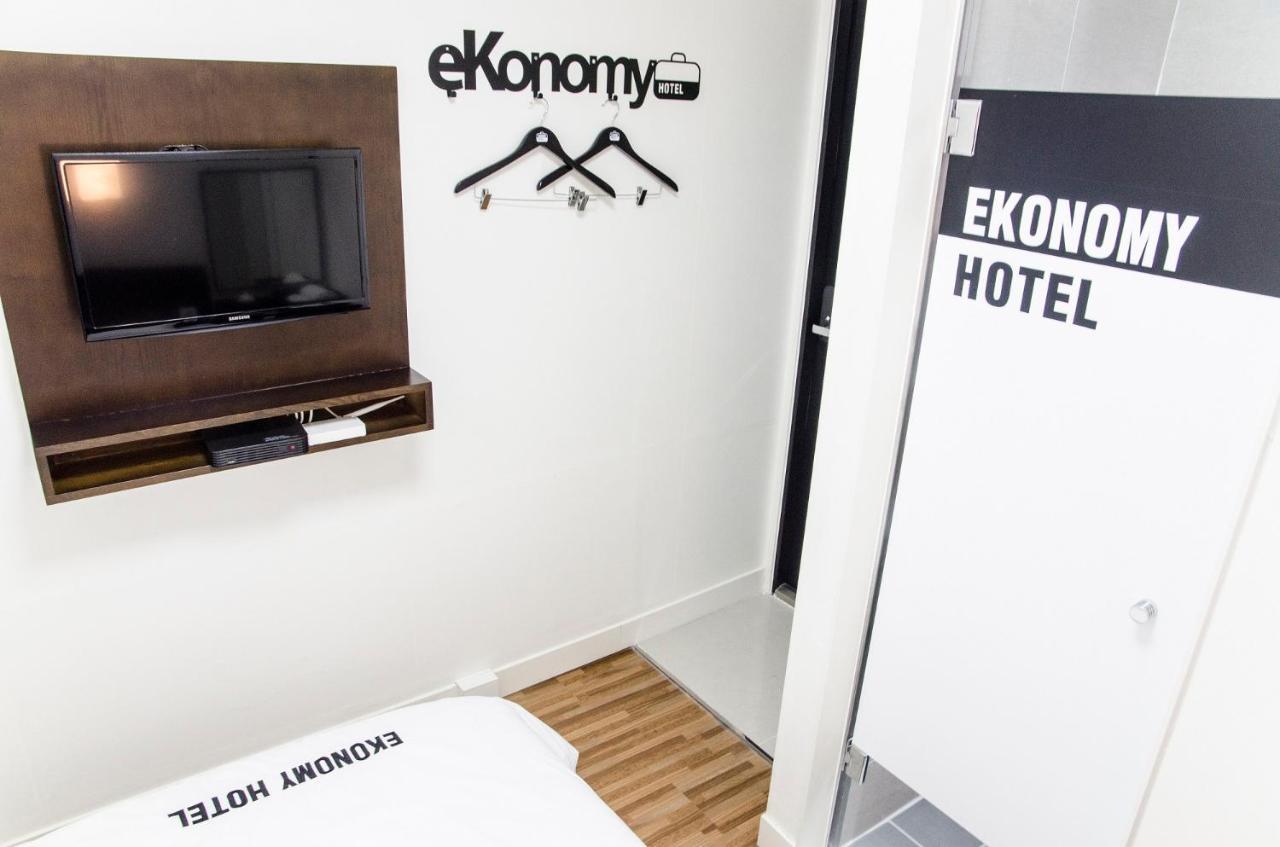 Ekonomy Haeundae Hostel Пусан Екстериор снимка