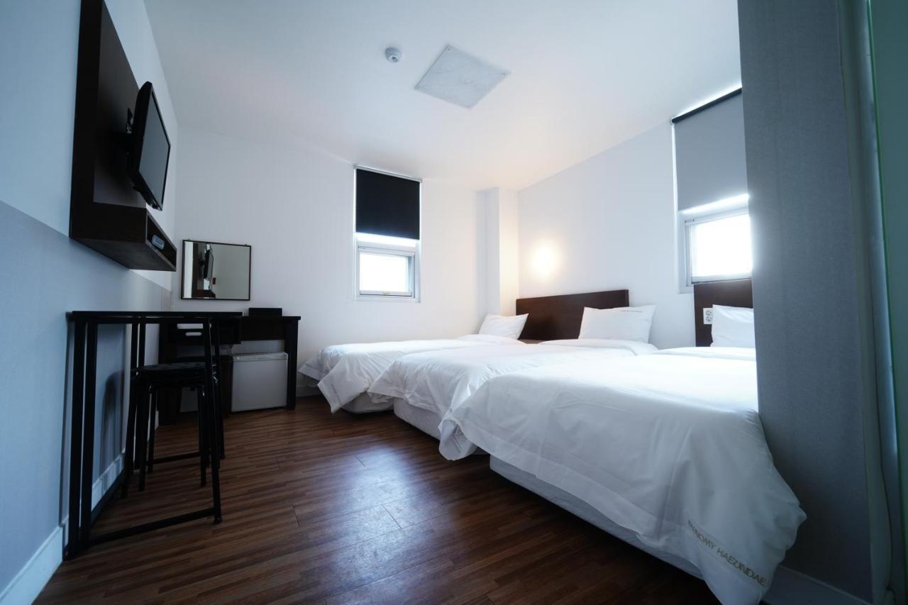 Ekonomy Haeundae Hostel Пусан Екстериор снимка