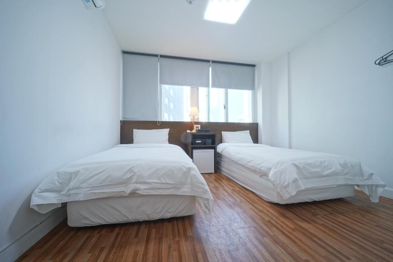 Ekonomy Haeundae Hostel Пусан Екстериор снимка