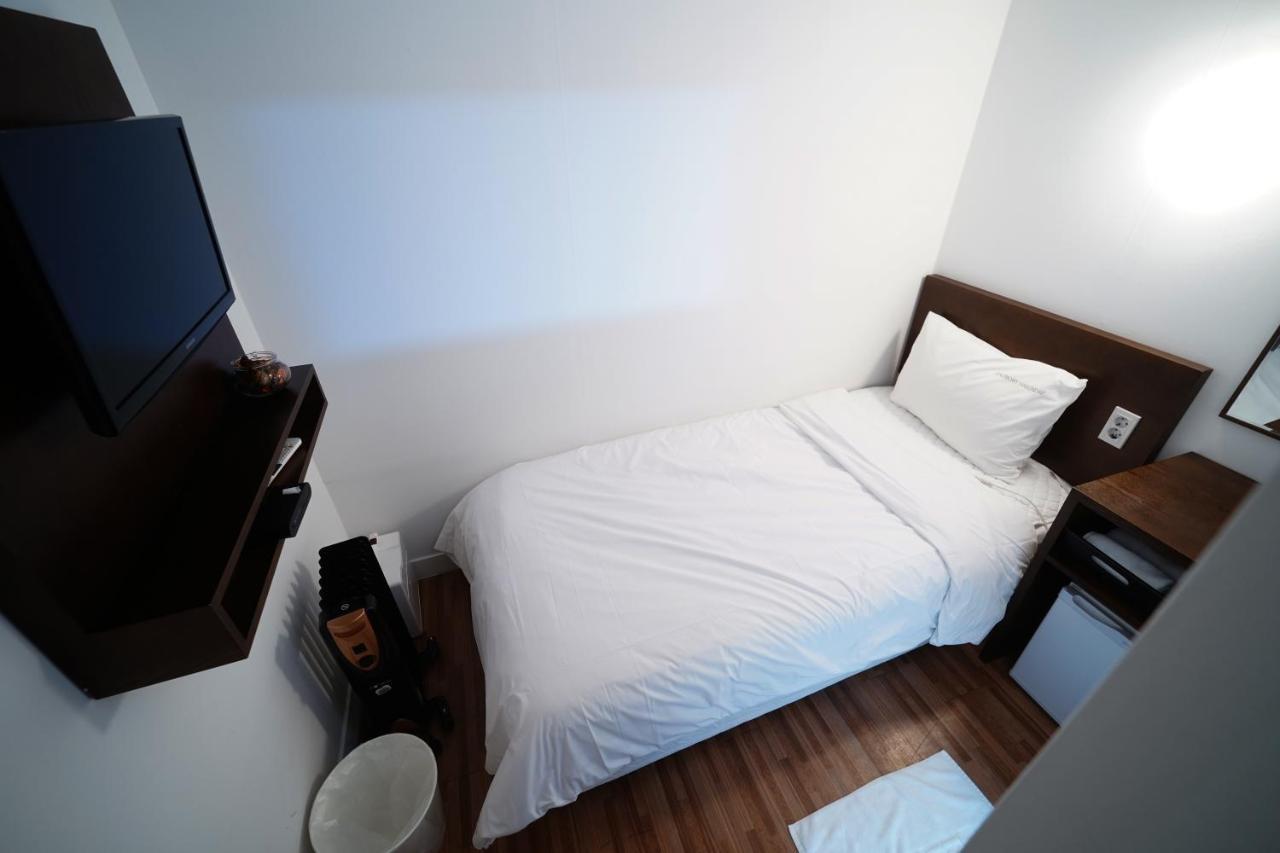 Ekonomy Haeundae Hostel Пусан Екстериор снимка