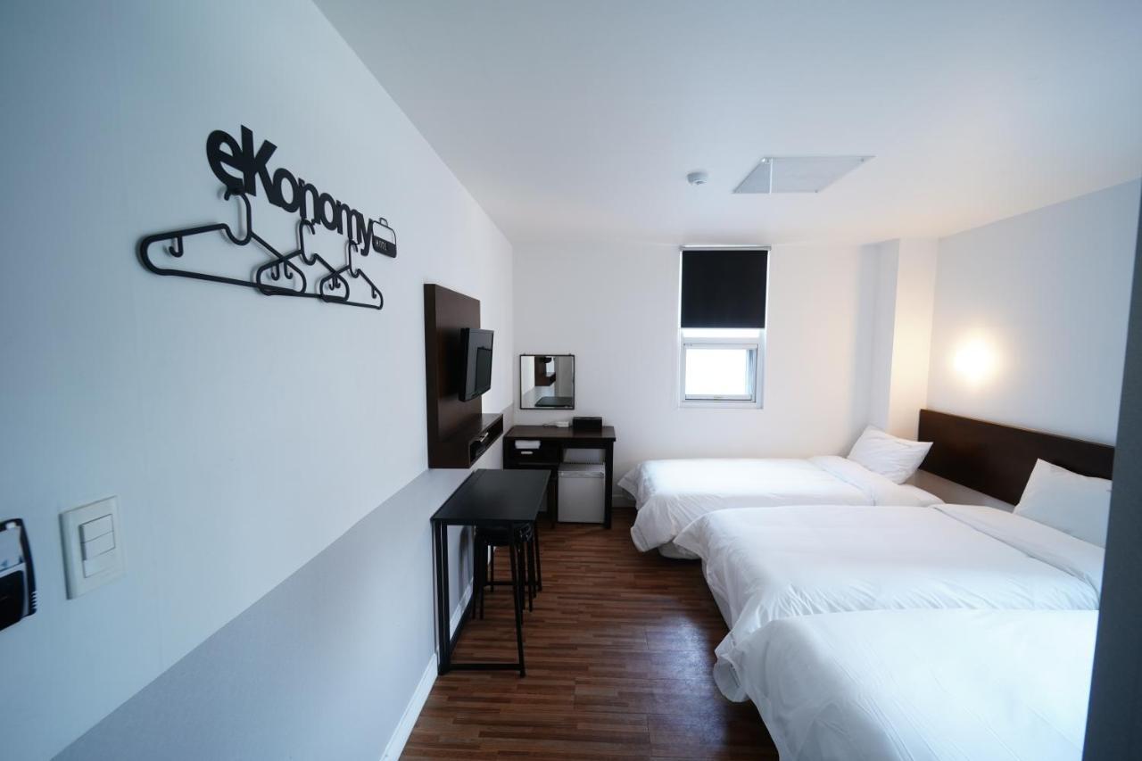 Ekonomy Haeundae Hostel Пусан Екстериор снимка